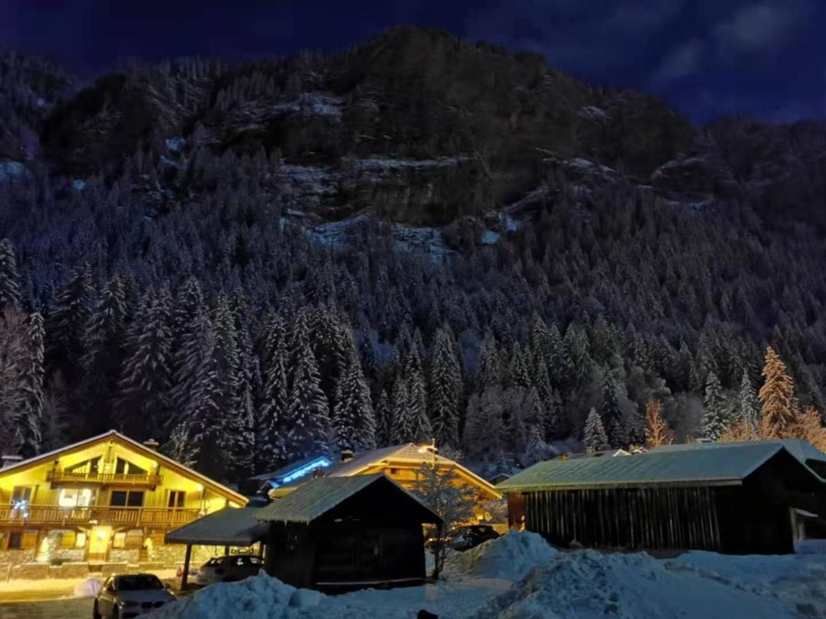 La Jolie Bergere Villa Morzine Exterior foto